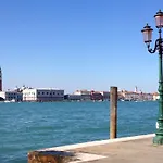 Venetian Mood: Secret Garden