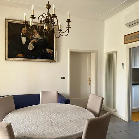 Apartment Venetian Mood: Secret Garden