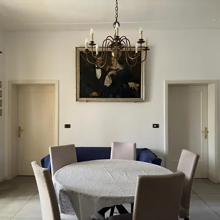 Venetian Mood: Secret Garden Apartment *