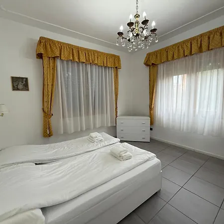 Venetian Mood: Secret Garden Apartamento